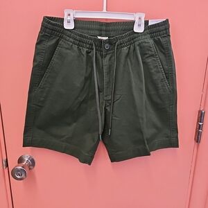NWT St. John's Bay Mens Size Medium Classic Fit Flat Front Shorts Duffel Green